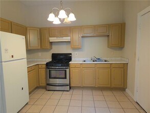 1625 Rousselin Dr in New Orleans, LA - Building Photo - Building Photo