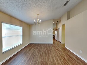 1110 Bluegrass Dr in Groveland, FL - Foto de edificio - Building Photo