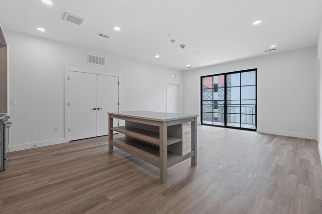 4315 S Congress Ave in Austin, TX - Building Photo - Building Photo