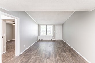 The Cottages at Glenview in Huntsville, AL - Building Photo - Building Photo