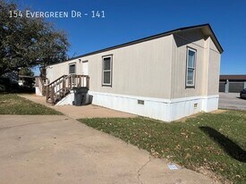154 Evergreen Dr in Wichita Falls, TX - Building Photo