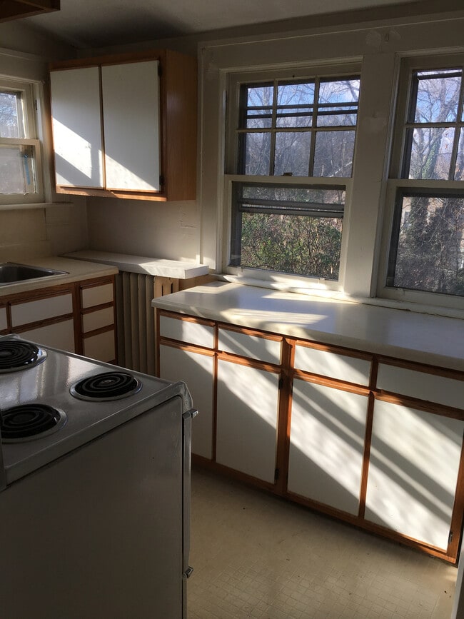 1955 Belleville Rd SW, Unit 1953 Belleville Rd, Apt 3 in Roanoke, VA - Building Photo - Building Photo