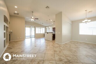 42716 N 44th Dr in Phoenix, AZ - Foto de edificio - Building Photo