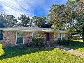 110 Windsor Dr in Daphne, AL - Foto de edificio - Building Photo