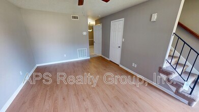 4001 S Bend Dr in Winston-Salem, NC - Building Photo - Building Photo