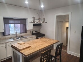 112 W 4th St in Tilton, IL - Building Photo - Building Photo