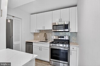 4201 Cathedral Ave NW, Unit 1012 in Washington, DC - Building Photo - Building Photo