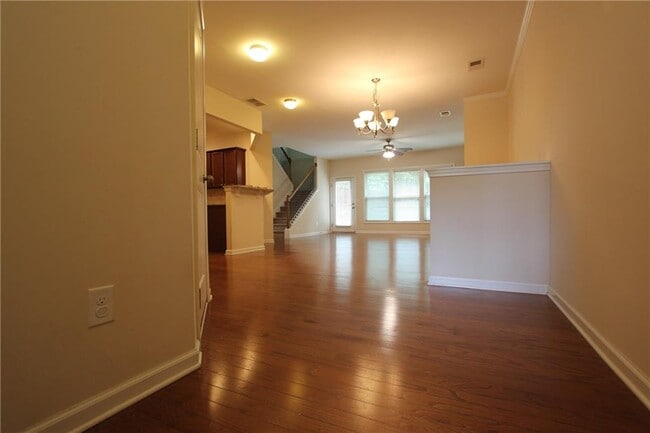 2132 Greencrest Cir in Alpharetta, GA - Foto de edificio - Building Photo
