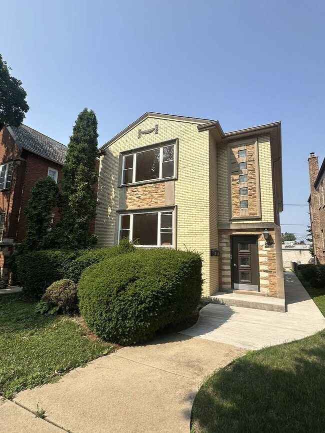 property at 10508 S Claremont Ave