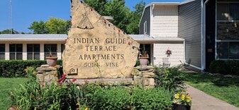 Indian Guide Terrace in Peabody, KS - Building Photo