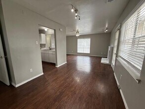 1845 River Crossing Cir in Austin, TX - Building Photo - Building Photo