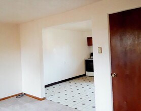 111 1st Ave W in West Mifflin, PA - Foto de edificio - Building Photo