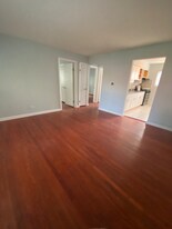 780 Waikiki Dr in Des Plaines, IL - Building Photo