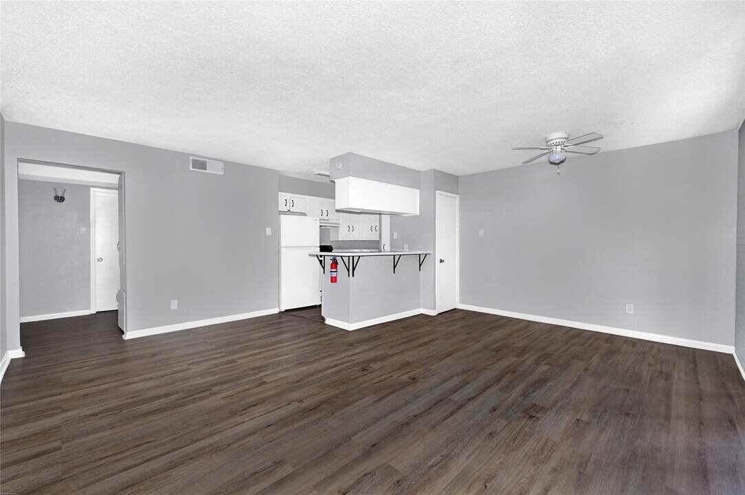 1200 Carolyn Ct in Humble, TX - Building Photo