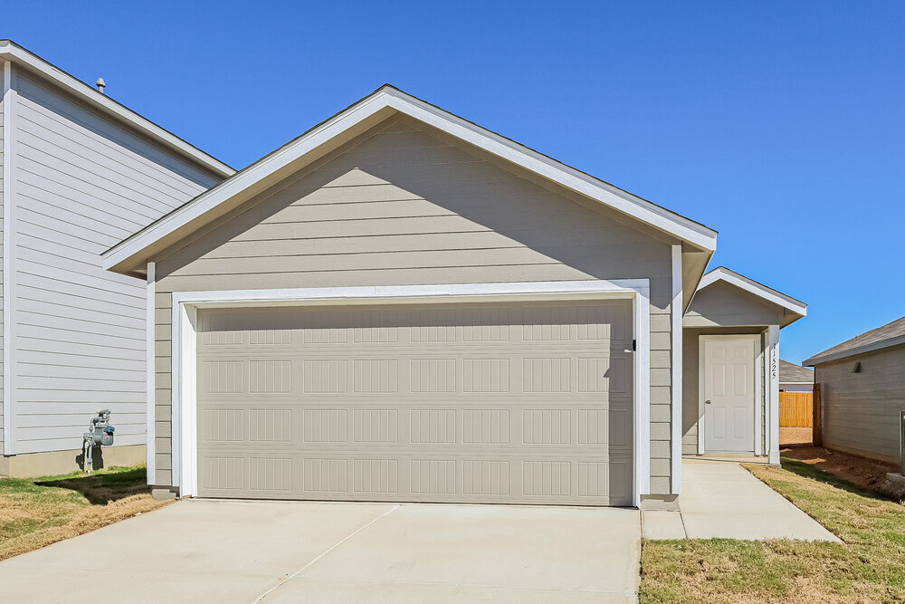 11525 Chestnut Barr Dr in Converse, TX - Building Photo