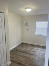 227 W 16th St in West Palm Beach, FL - Building Photo - Building Photo