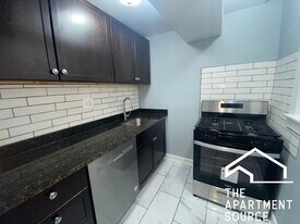 5664 N Ridge Ave in Chicago, IL - Building Photo