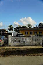 4370 NW 174th Dr, Unit 2 in Miami Gardens, FL - Building Photo - Building Photo