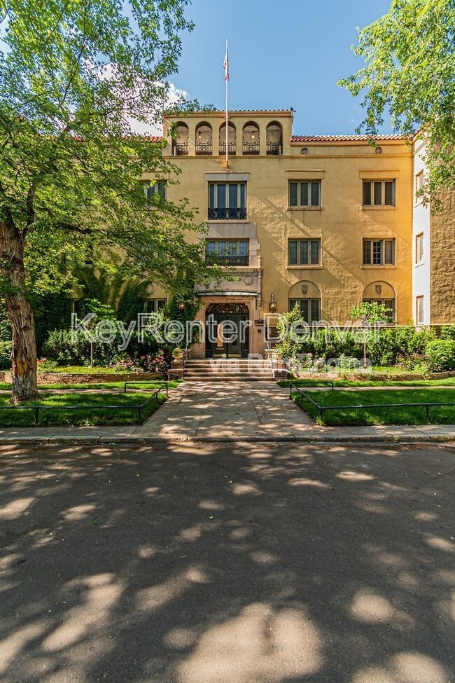 property at 1515 E 9th Ave