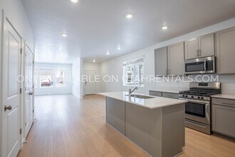 4941 Willowstone Dr in Highland, UT - Building Photo - Building Photo