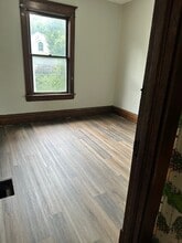 42 West St in Westover, WV - Building Photo - Building Photo