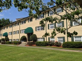 Dodson Courtyard in East Point, GA - Building Photo