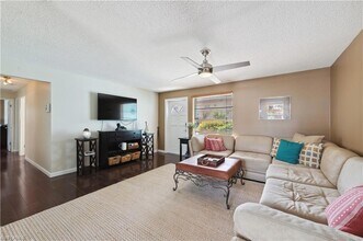 1605 Osprey Ave, Unit 124 in Naples, FL - Building Photo - Building Photo