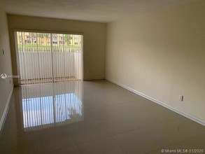 7715 SW 86th St-Unit -A2-103 in Miami, FL - Building Photo - Building Photo