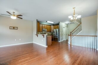 512 Waterview Ct in Hanover, NJ - Building Photo - Building Photo