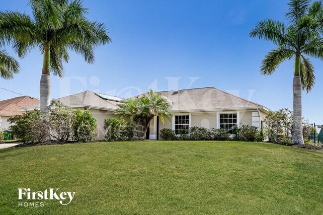 1003 NW 8th Pl in Cape Coral, FL - Building Photo - Building Photo