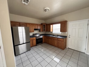 2038 Lindburgh Cir in Eagle Pass, TX - Building Photo - Building Photo