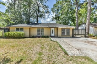 7106 Pinetex Dr in Humble, TX - Building Photo