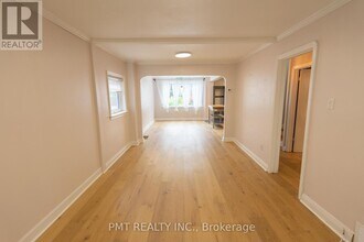 15 Dalecrest Dr in Toronto, ON - Building Photo - Building Photo