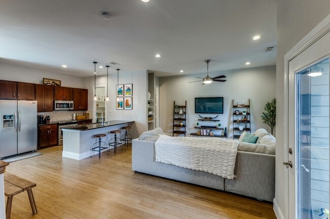 property at 5914 Hudson St