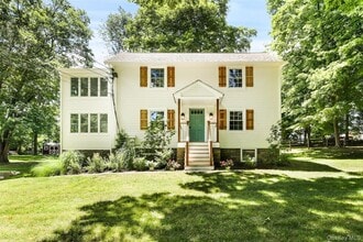 4 Quaker Rd, Unit B in North Salem, NY - Building Photo - Building Photo