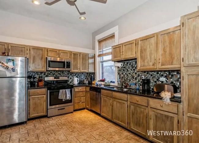property at 420 N Marion St