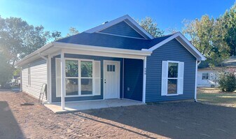 608 S Cowgill Ave in Carl Junction, MO - Building Photo