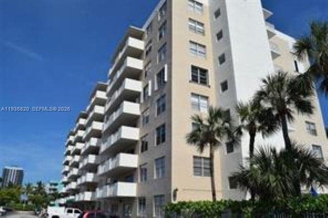 1455 N Treasure Dr in North Bay Village, FL - Building Photo - Building Photo