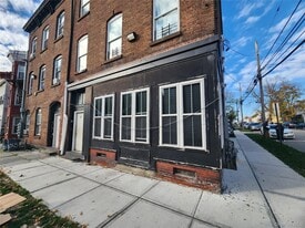 57 Carpenter Ave in Newburgh, NY - Building Photo