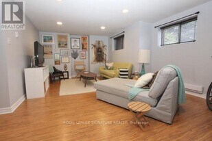 31 Marina Ave in Toronto, ON - Building Photo