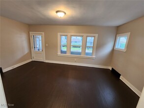 2200 W 104th St in Cleveland, OH - Building Photo - Building Photo