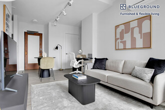 330 S Wells St in Chicago, IL - Foto de edificio - Building Photo