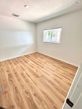 615 Azalea Ln in Vero Beach, FL - Foto de edificio - Building Photo