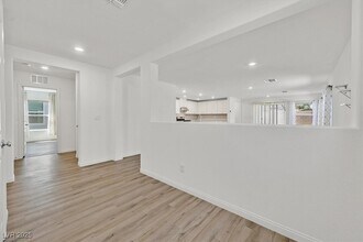 9736 Newcastle Spgs Ave in Las Vegas, NV - Building Photo - Building Photo