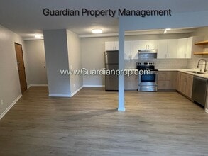 105 Dean Ave E-Unit -#4 in Champlin, MN - Building Photo - Building Photo