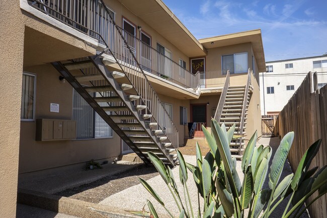 Felspar Apartments in San Diego, CA - Building Photo - Building Photo