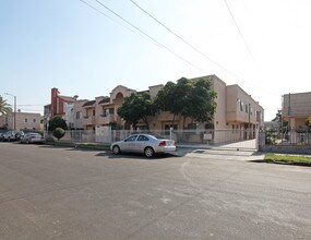 Lexington Apartments in Los Angeles, CA - Building Photo - Building Photo