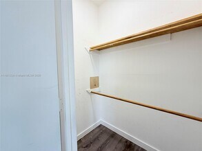 402 NW 12th Ave in Miami, FL - Building Photo - Building Photo