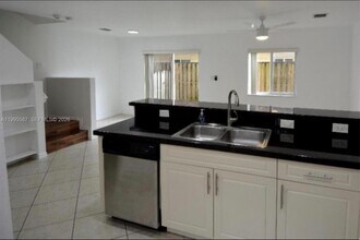 324 NE 3rd St in Hallandale Beach, FL - Building Photo - Building Photo