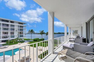 2784 S Ocean Blvd in Palm Beach, FL - Building Photo